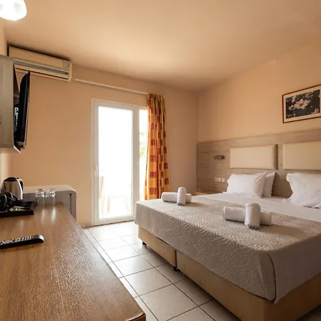 מלון Aqua Sun Village 4*